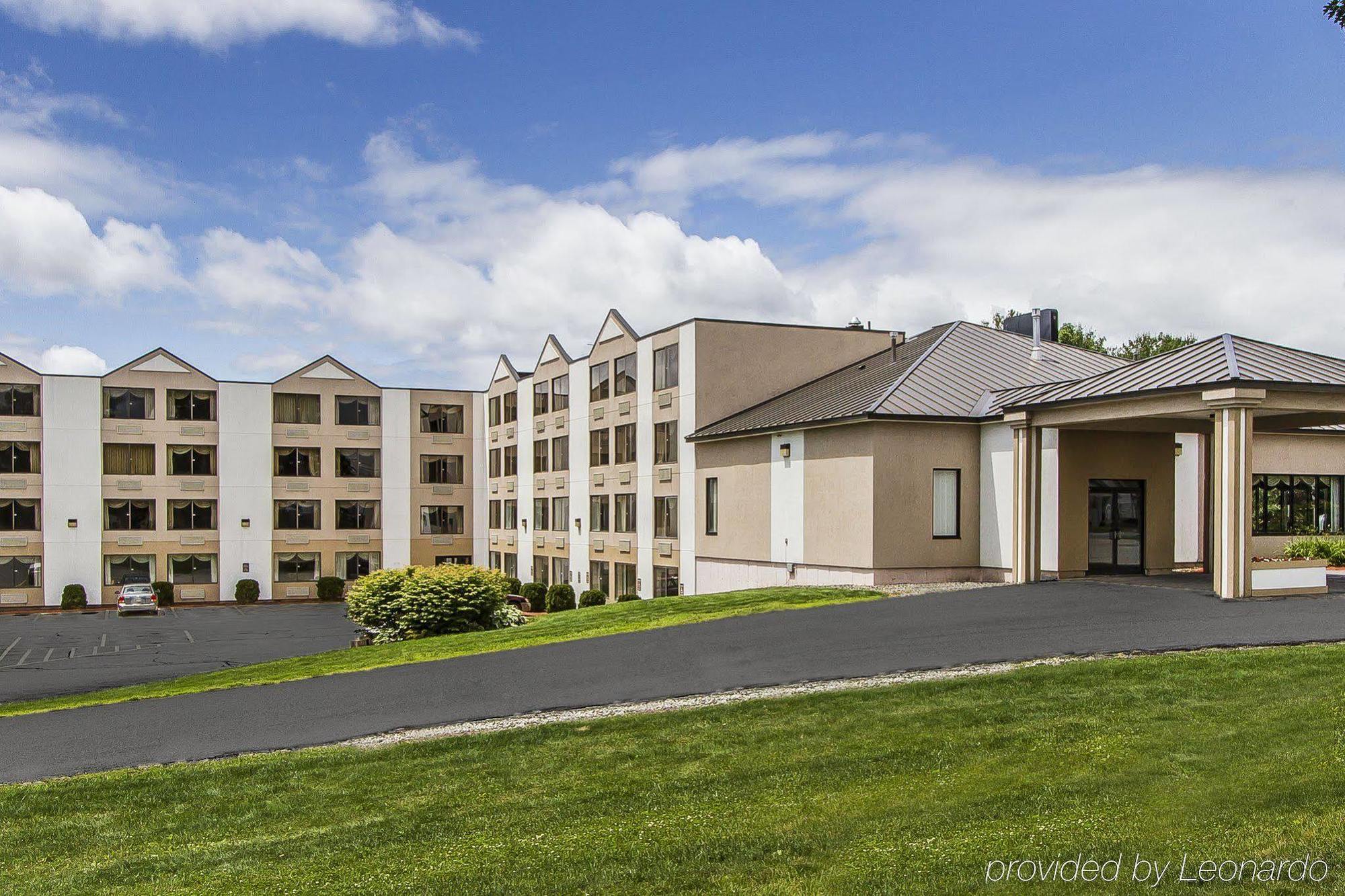 Holiday Inn Express & Suites Waterville - North, An Ihg Hotel Exterior photo