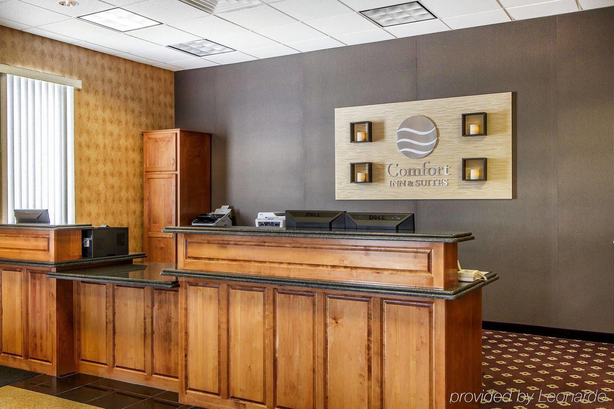 Holiday Inn Express & Suites Waterville - North By Ihg Exterior photo