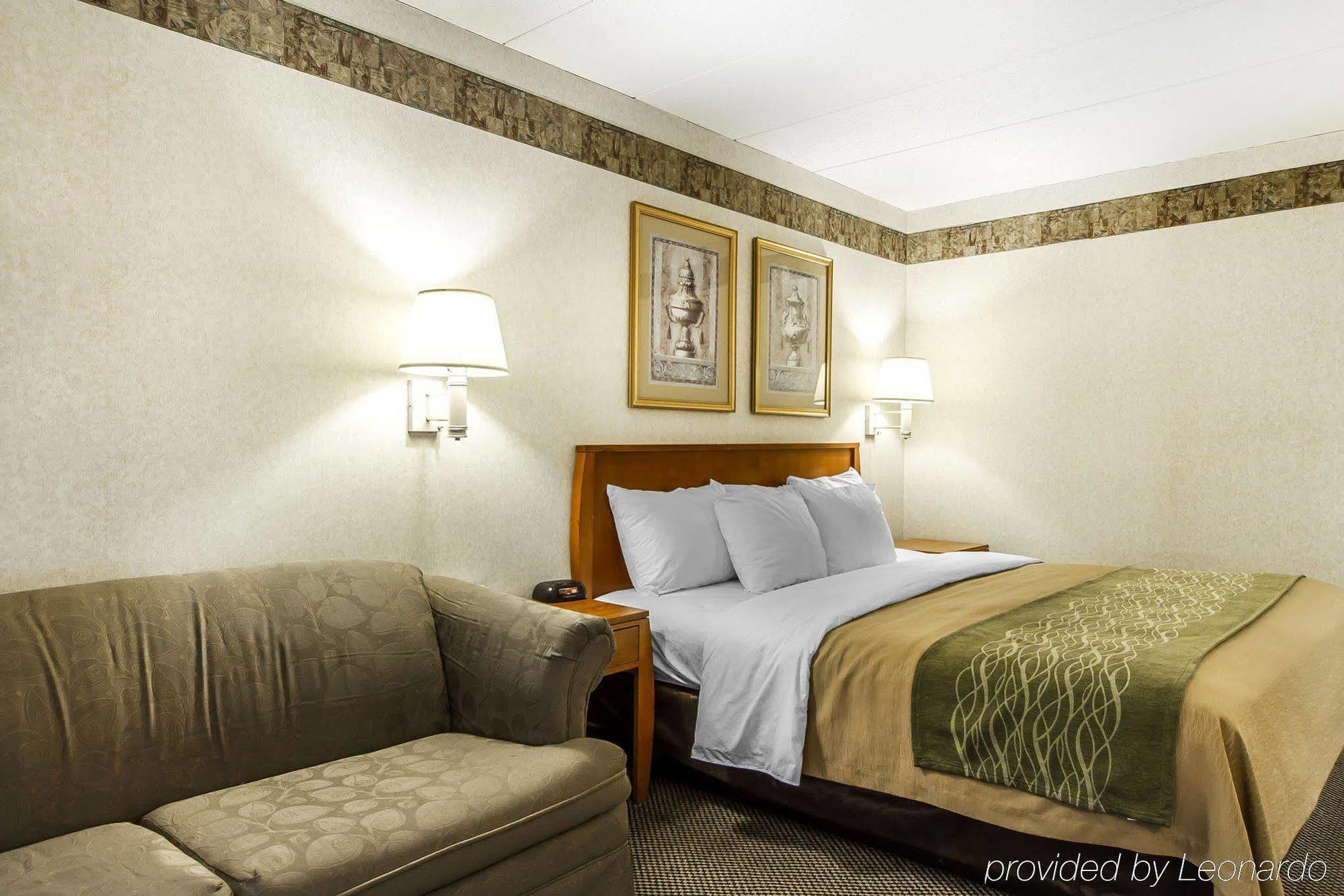 Holiday Inn Express & Suites Waterville - North By Ihg Exterior photo
