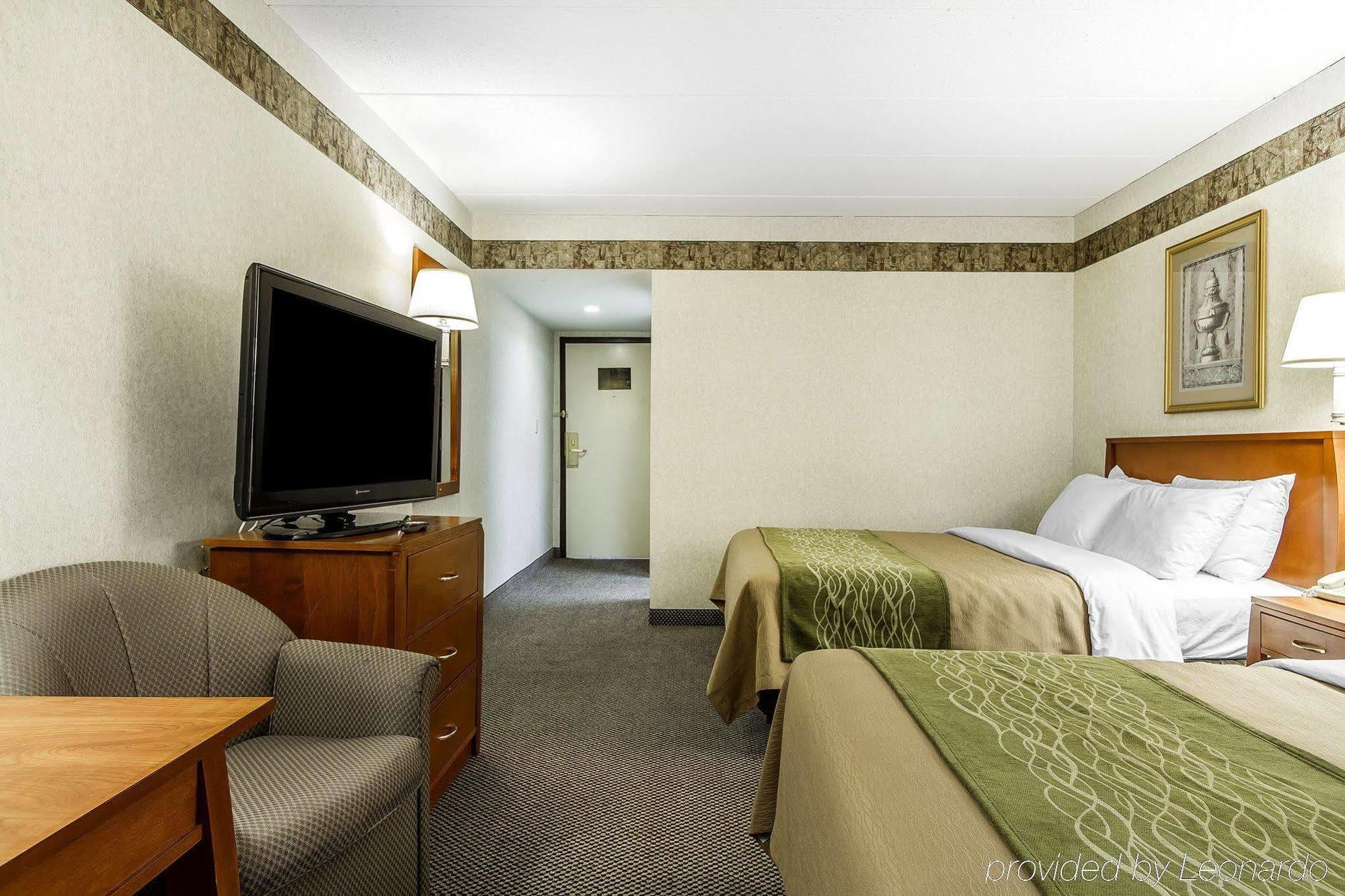 Holiday Inn Express & Suites Waterville - North By Ihg Exterior photo